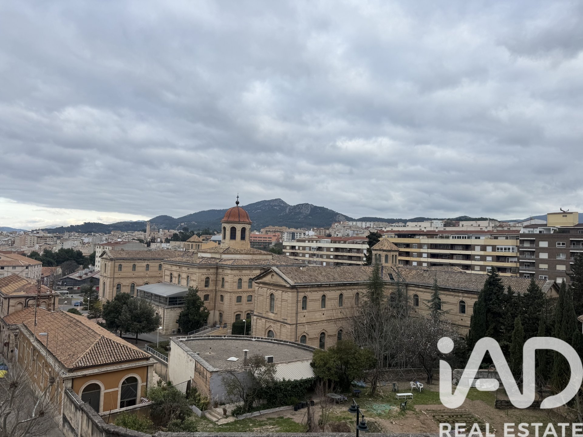 Apartment in Alcoy, Alicante, Spain 3 bedrooms,  No. 185132