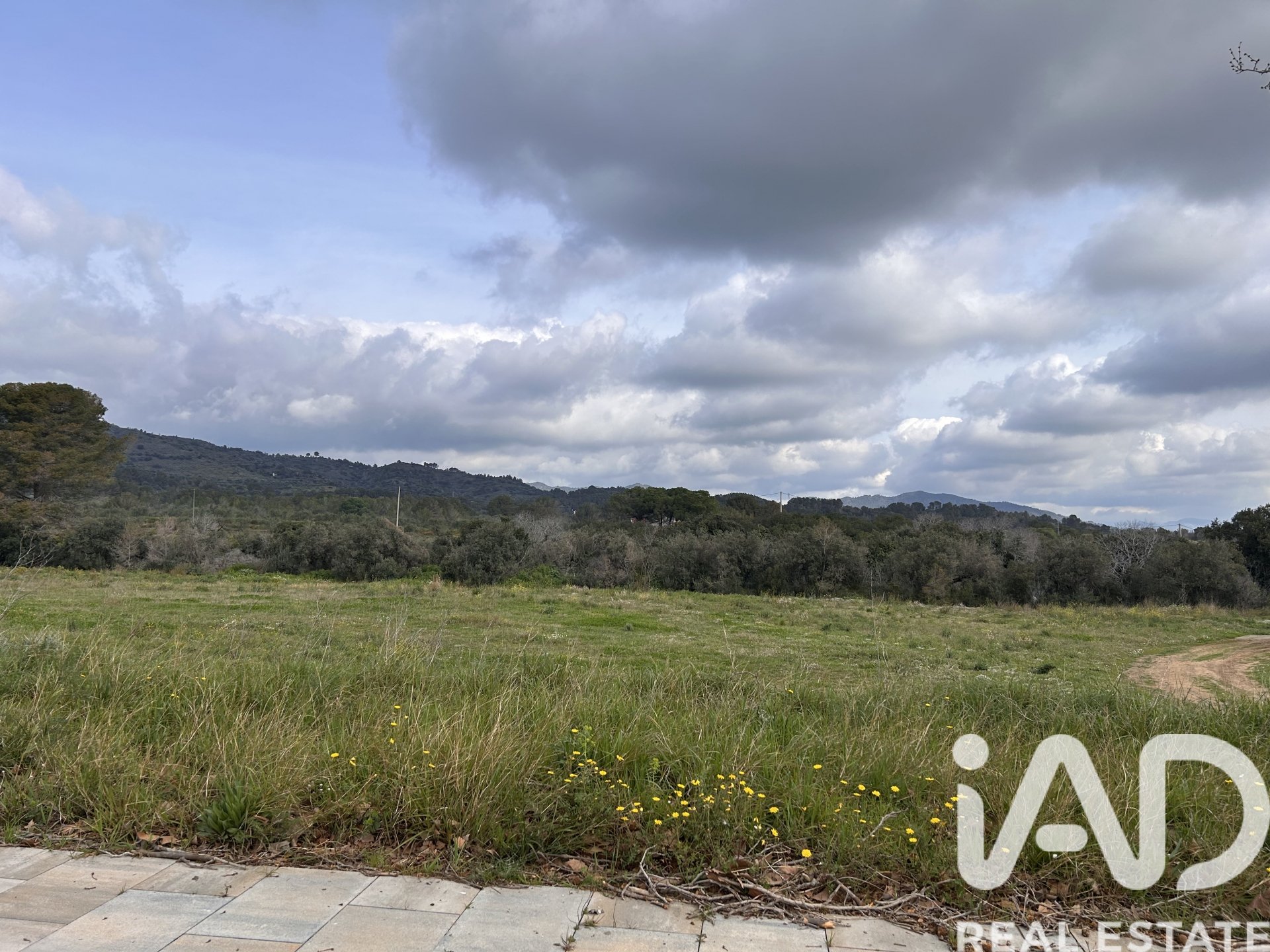 Land plot in Vilanova D'escornalbou, Tarragona, Spain 555 sq.m. No. 185130