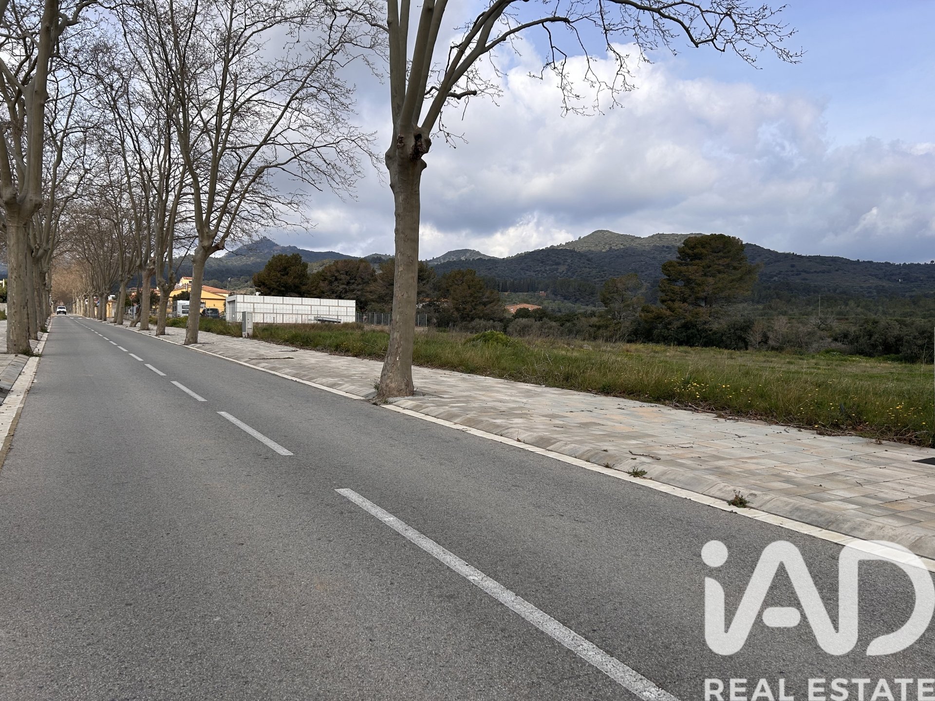 Land plot in Vilanova D'escornalbou, Tarragona, Spain 555 sq.m. No. 185130