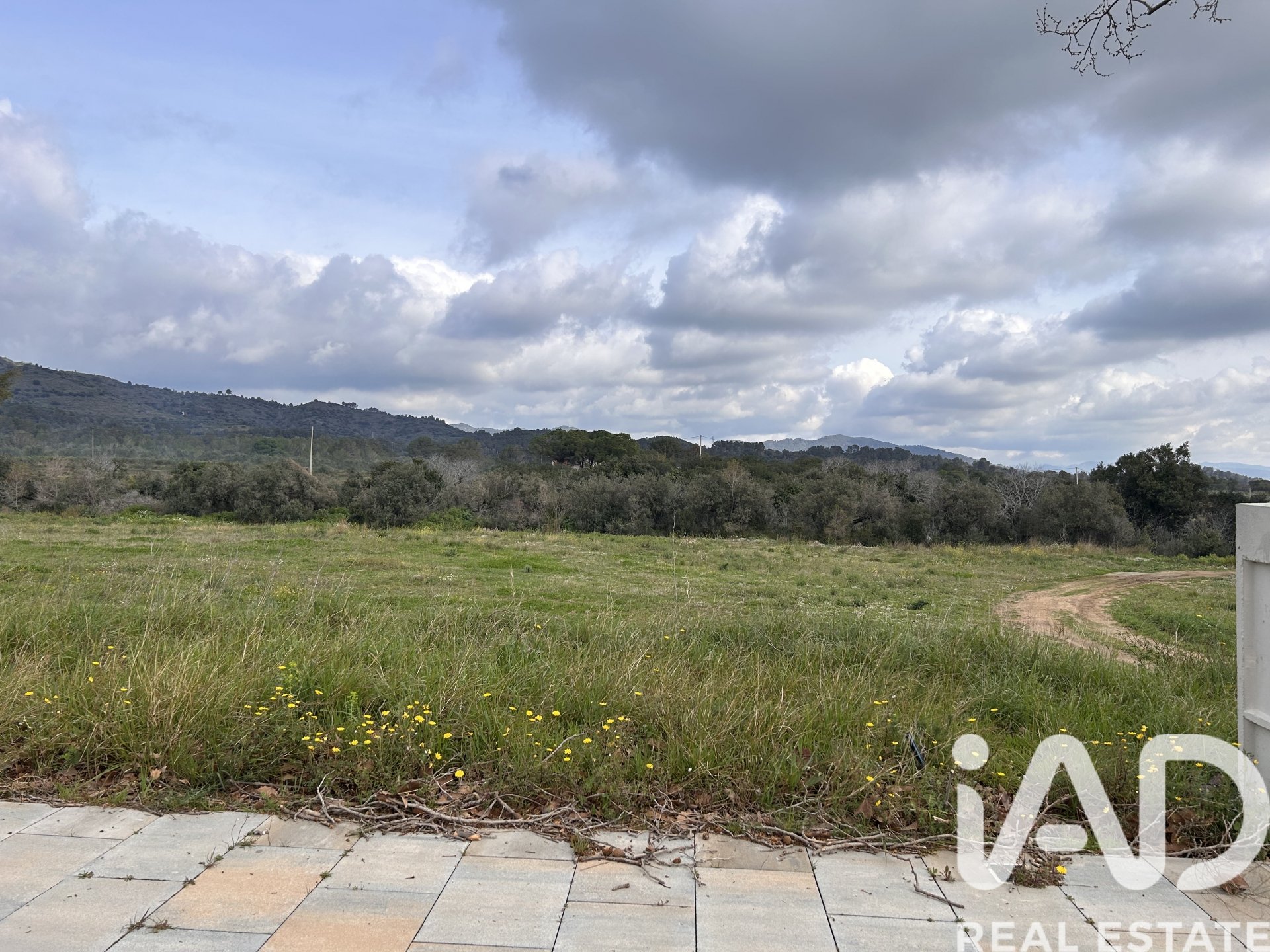 Land plot in Vilanova D'escornalbou, Tarragona, Spain 555 sq.m. No. 185130