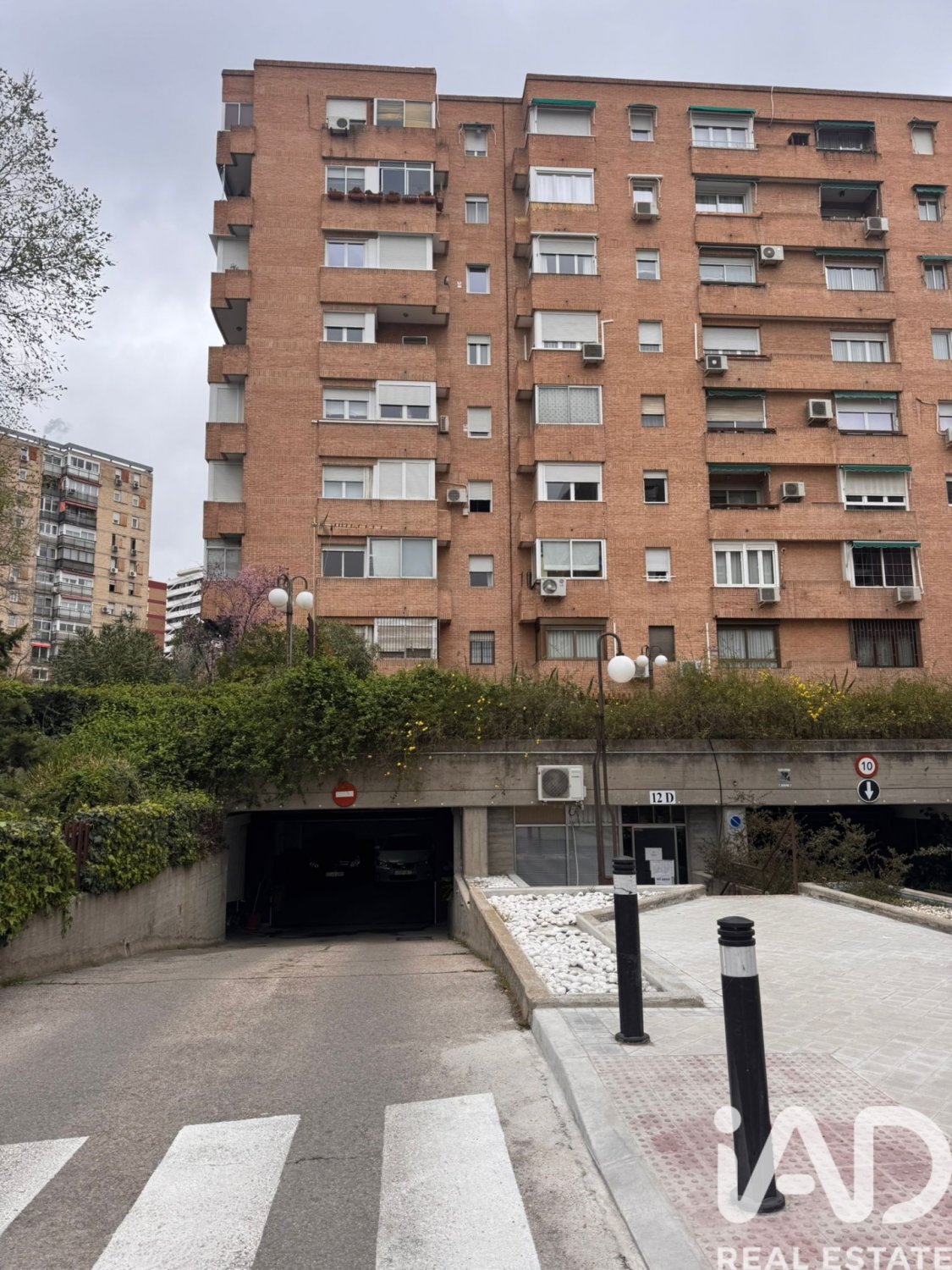 Garage i Madrid, Spanien Nr. 185128
