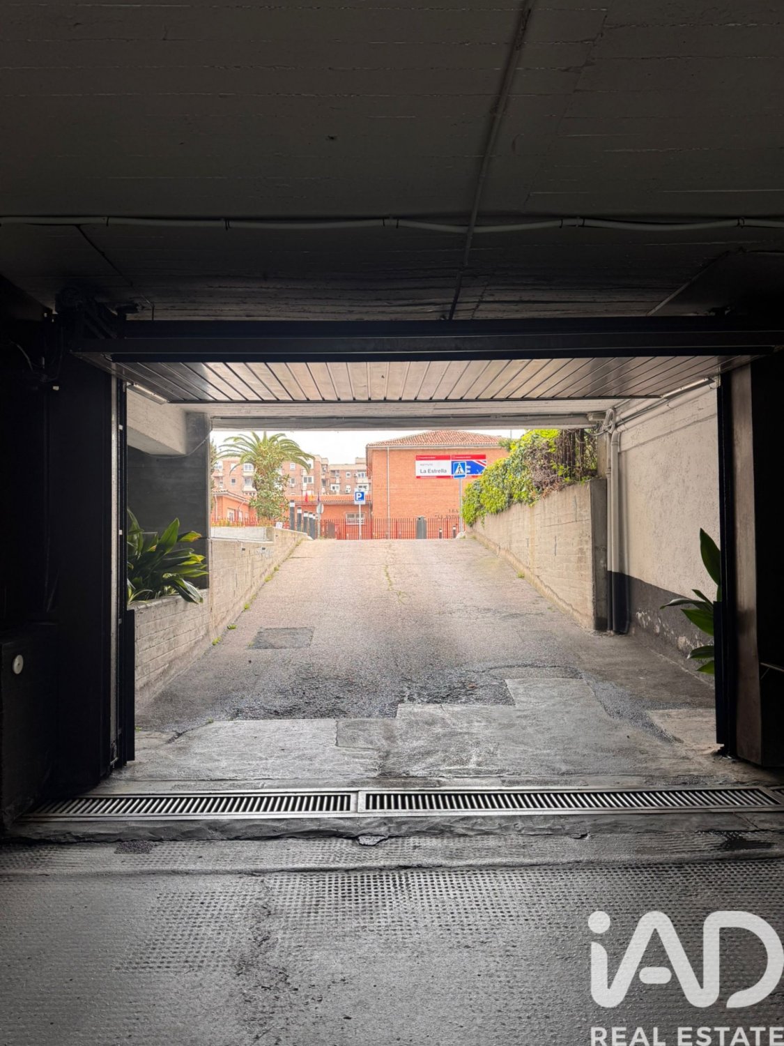 Garage i Madrid, Spanien Nr. 185128