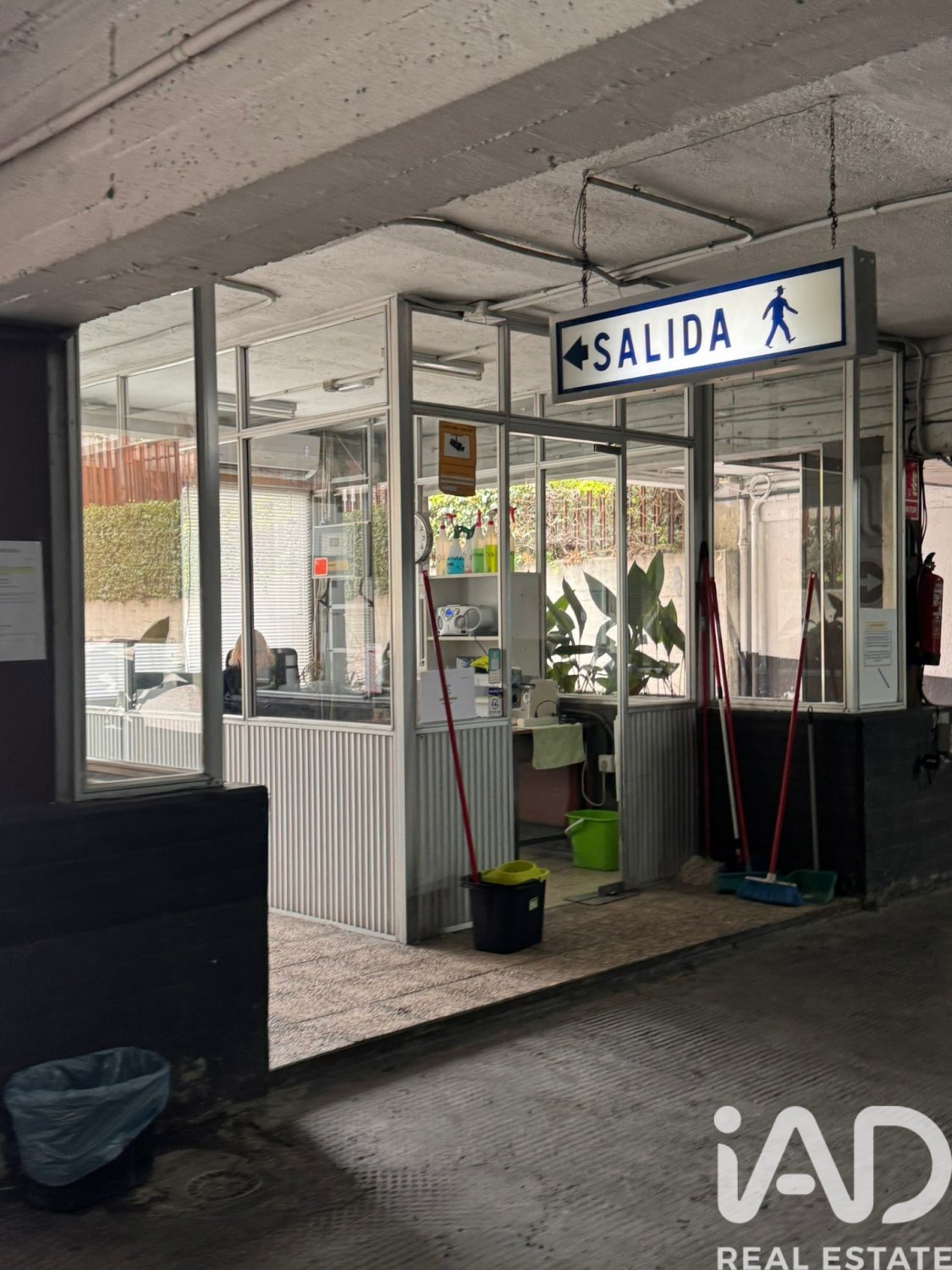 Garage i Madrid, Spanien Nr. 185128