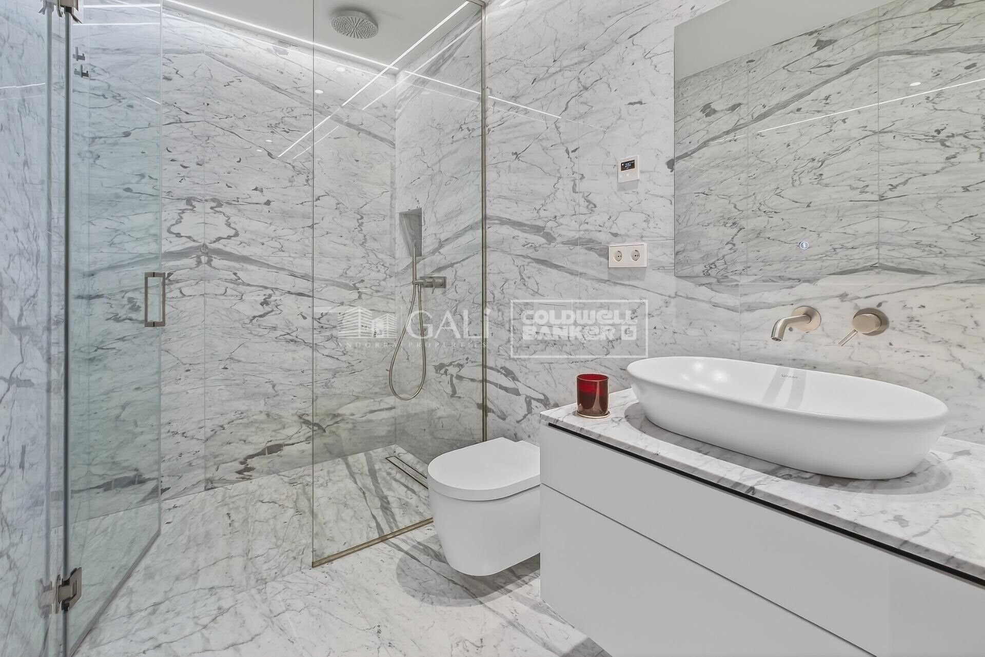 Penthouse in Principado De Andorra (Ninguna Poblacion Tiene C.P.), Lleida, Spain 5 bedrooms, 630 sq.m. No. 160485