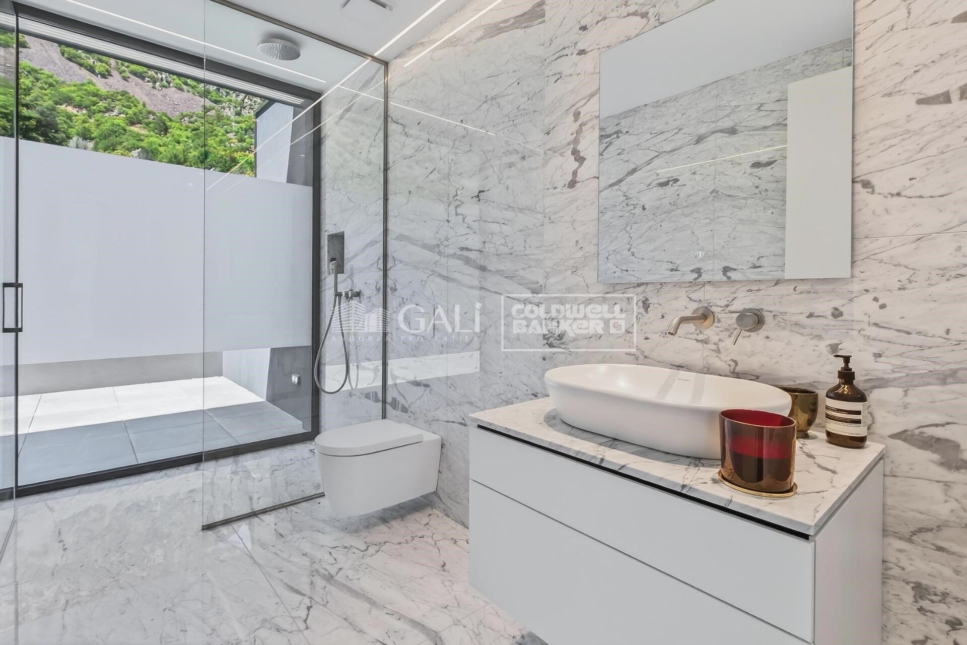 Penthouse in Principado De Andorra (Ninguna Poblacion Tiene C.P.), Lleida, Spain 5 bedrooms, 630 sq.m. No. 160485
