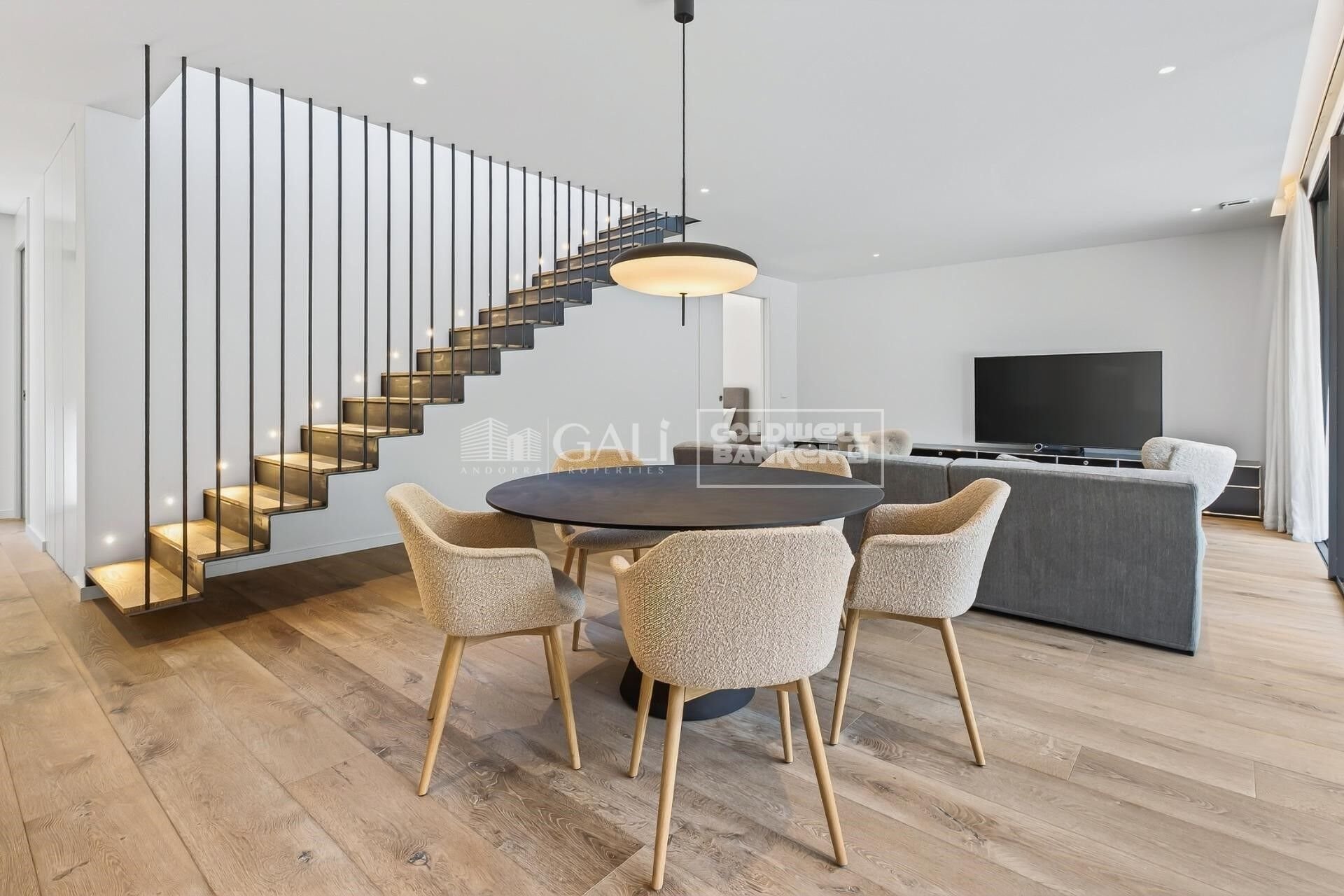 Penthouse in Principado De Andorra (Ninguna Poblacion Tiene C.P.), Lleida, Spain 5 bedrooms, 630 sq.m. No. 160485
