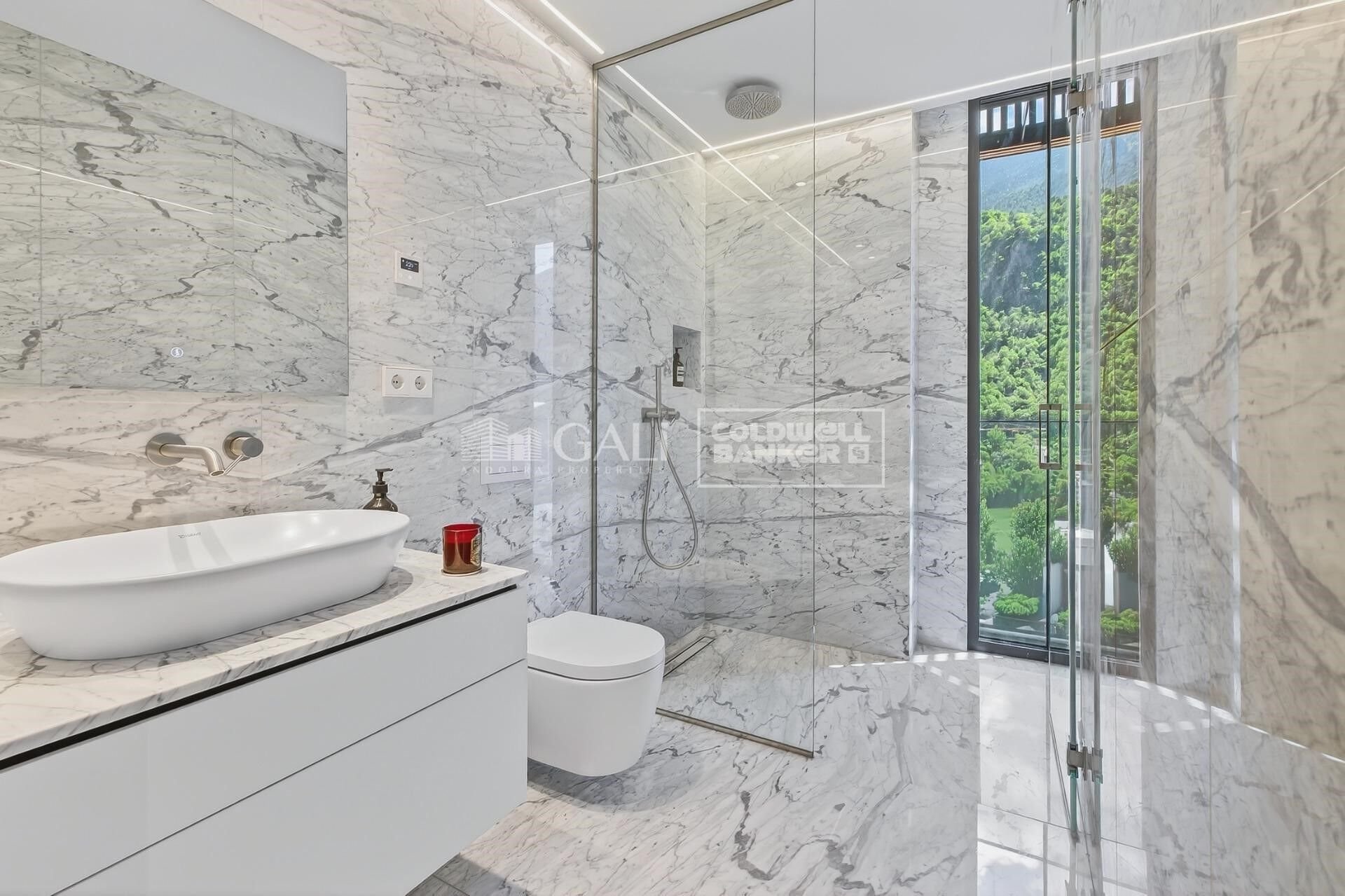 Penthouse in Principado De Andorra (Ninguna Poblacion Tiene C.P.), Lleida, Spain 5 bedrooms, 630 sq.m. No. 160485