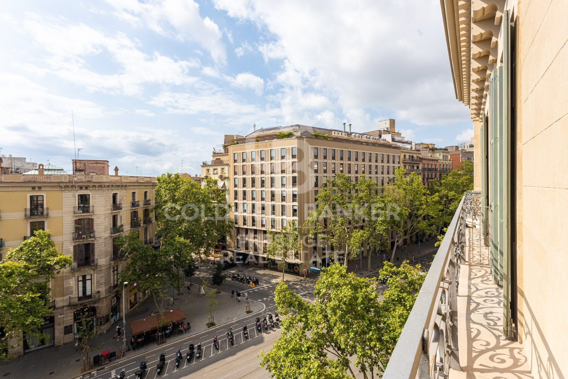 Apartament w Barcelona, Hiszpania 3 sypialnie, 181 mkw. nr 160484