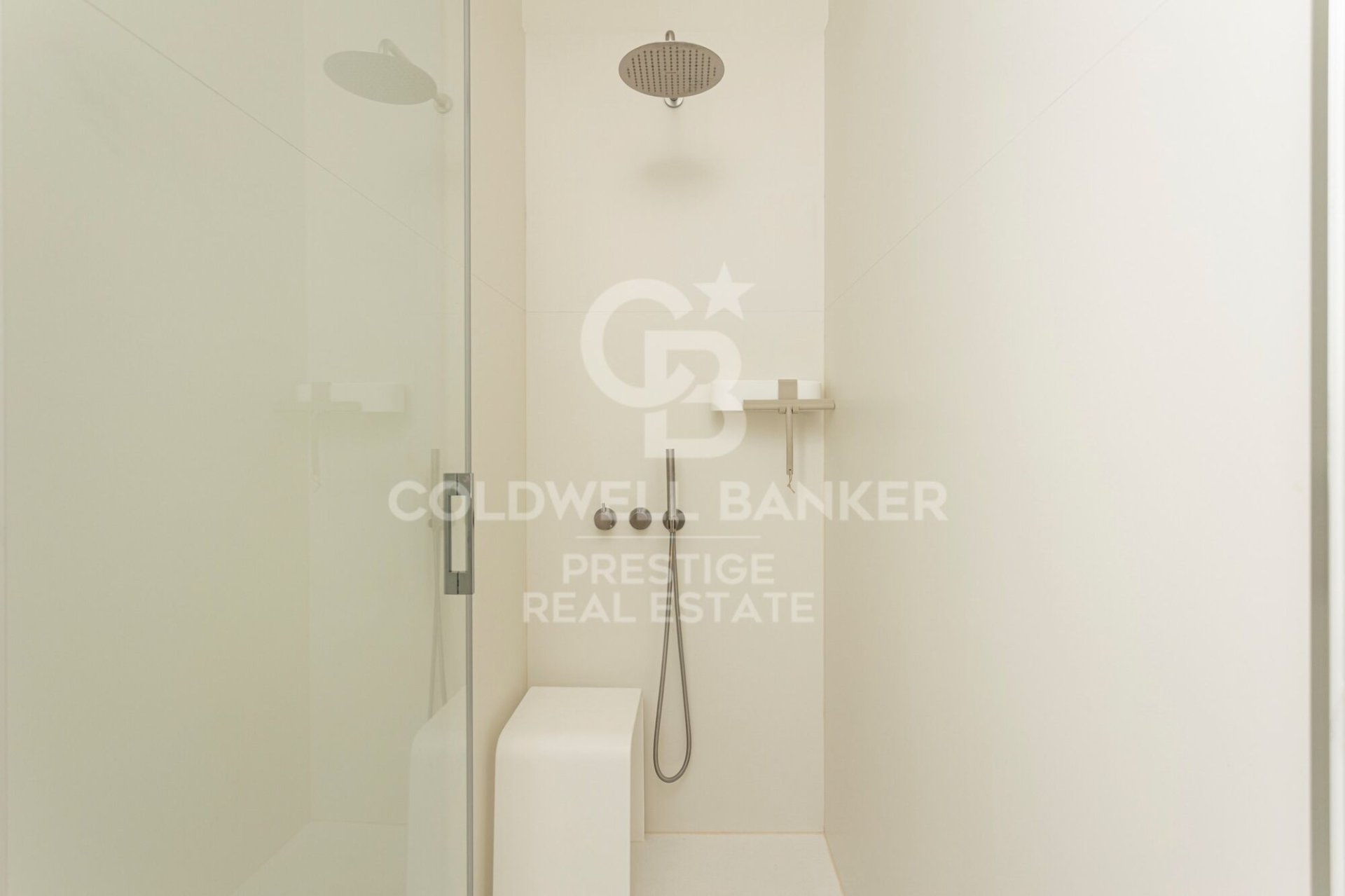 Apartamento en Barcelona, España 3 dormitorios, 165 m2 No. 160483