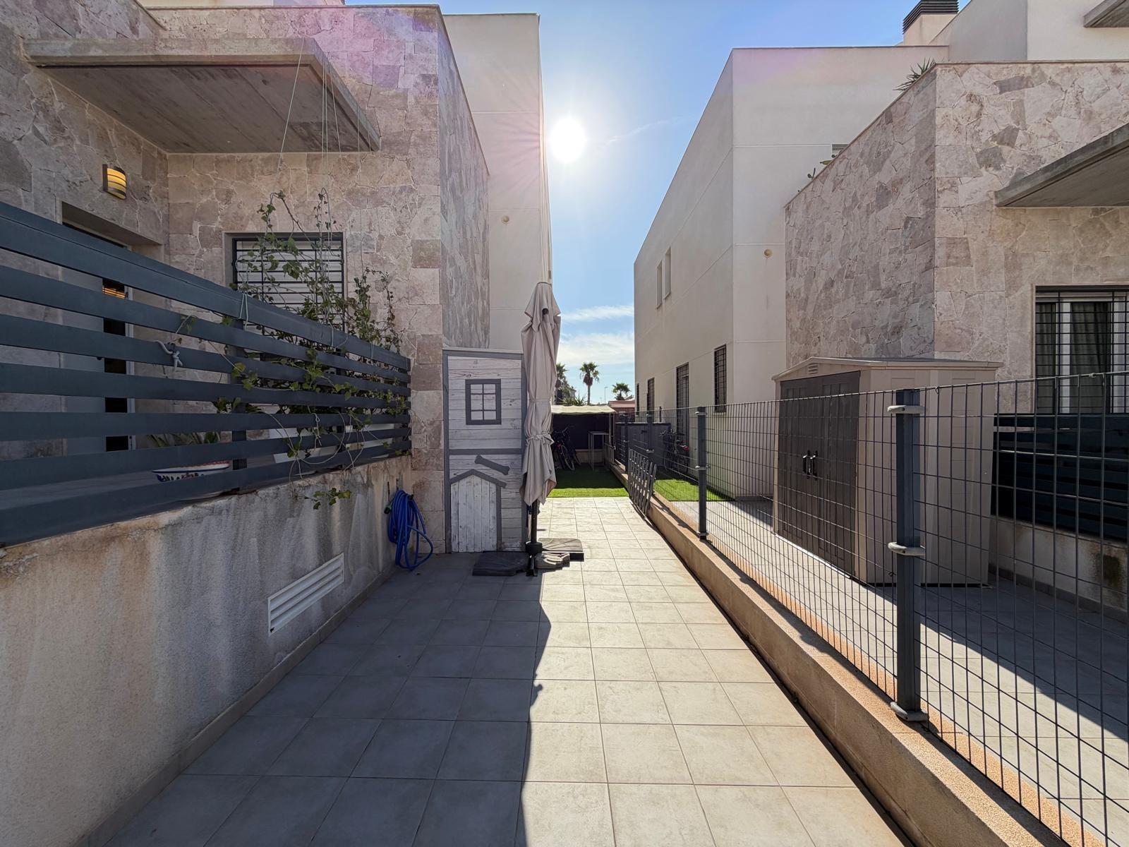 House in Torrevieja, Alicante, Spain 3 bedrooms, 197 sq.m. No. 196898