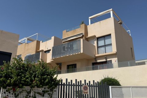 Bungalow a La Zenia, Alicante, Spagna 2 camere da letto, 63 mq. N° 196900