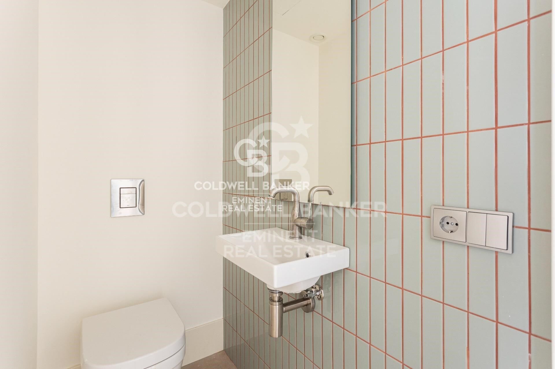 Bliźniak w Barcelona, Hiszpania 2 sypialnie, 153 mkw. nr 157469