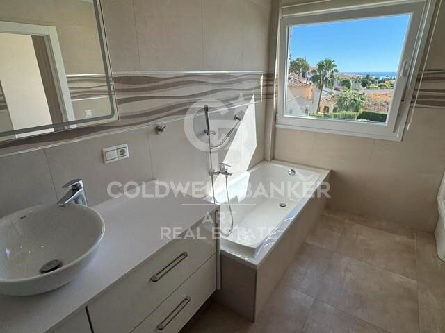 Сasa en Estepona, Málaga, España 5 dormitorios, 334 m2 No. 157466