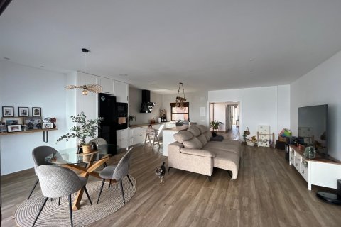 Apartment in Almoradi, Alicante, Spain 2 bedrooms, 180 sq.m. No. 189176
