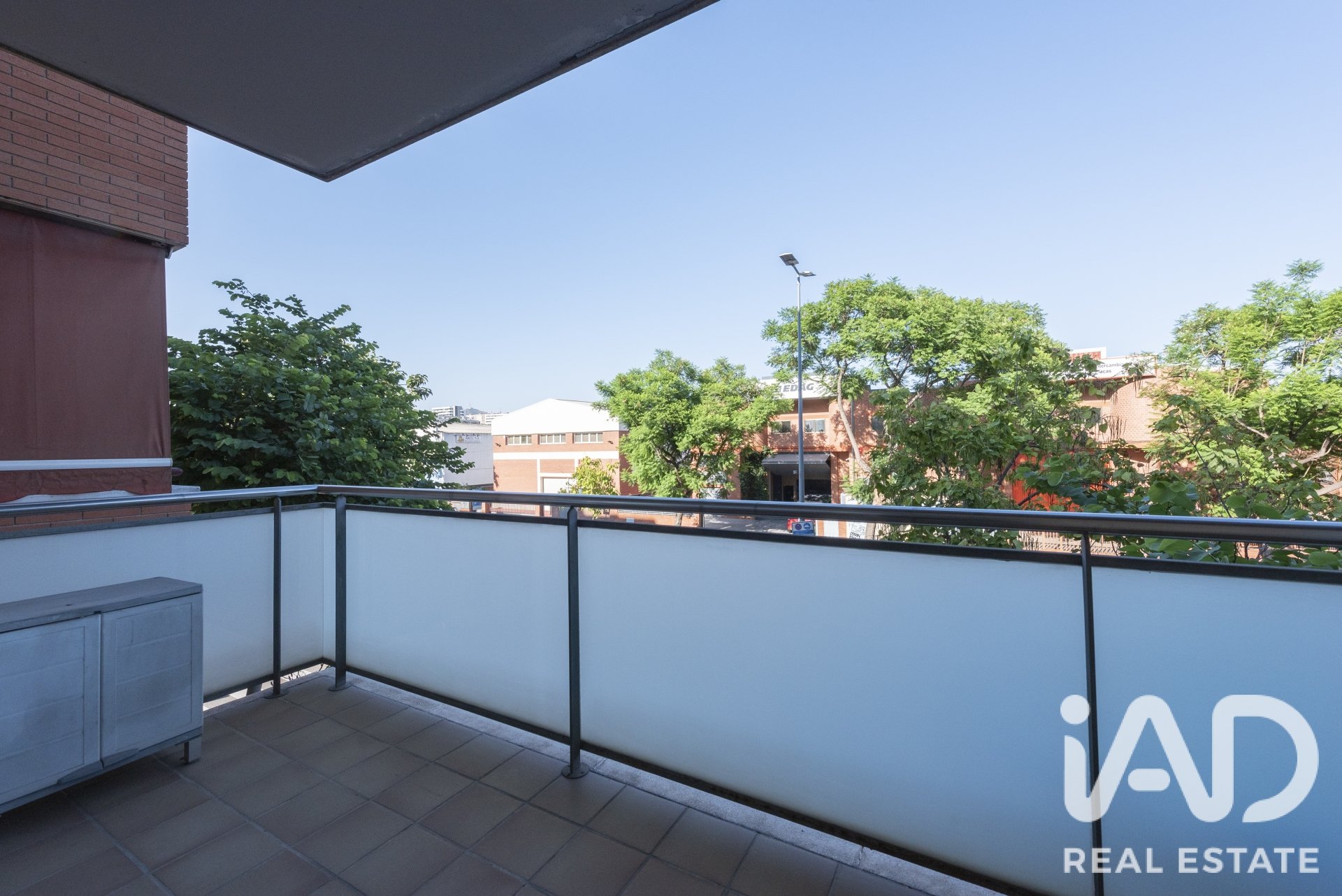 Dvīņu māja Cornella De Llobregat, Barcelona, Spānijā 3 istabas, 138 m2 Nr. 192094