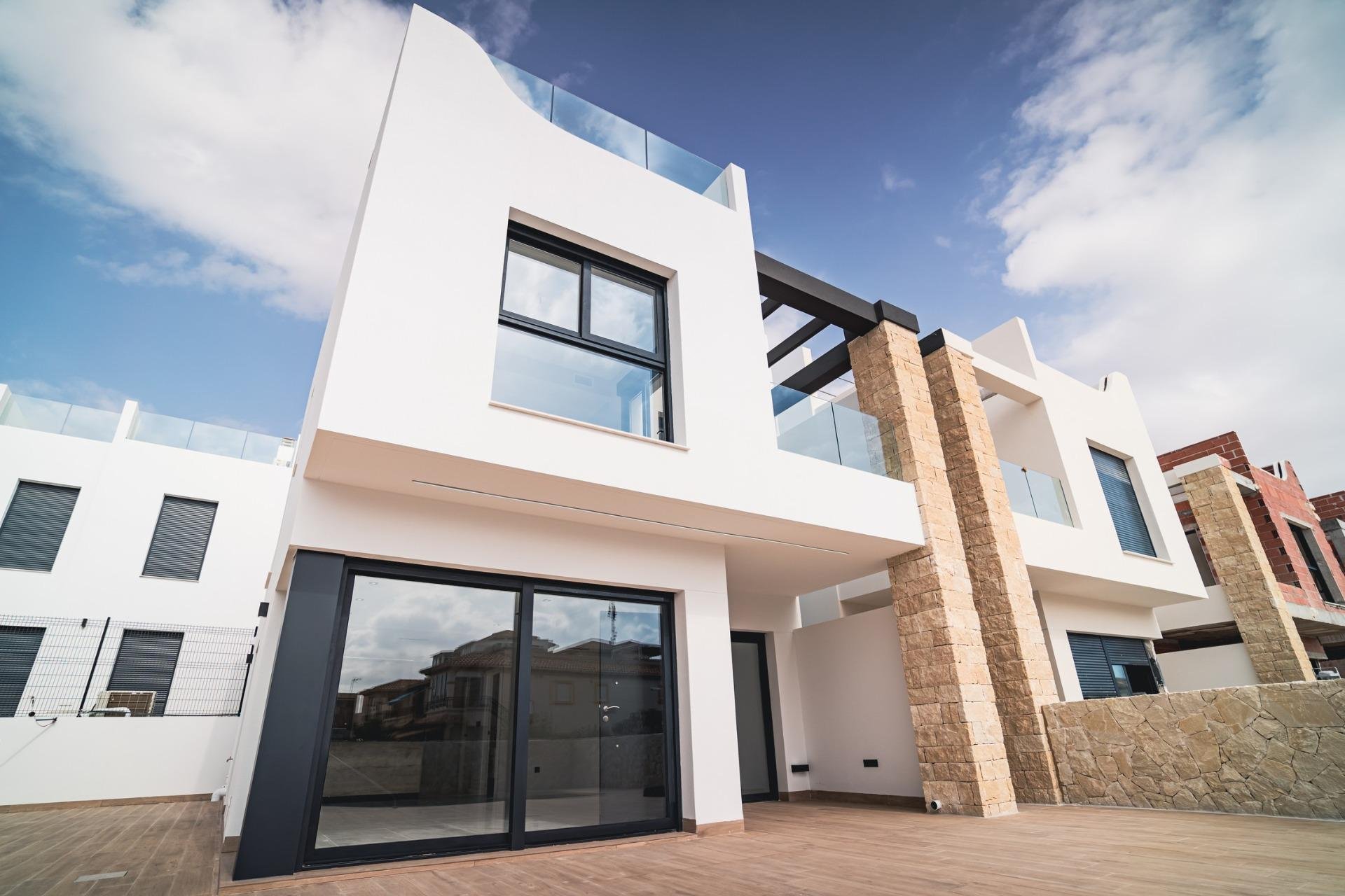 Villa in Punta Prima, Alicante, Spanien 4 Schlafzimmer, 121 m2 Nr. 135180