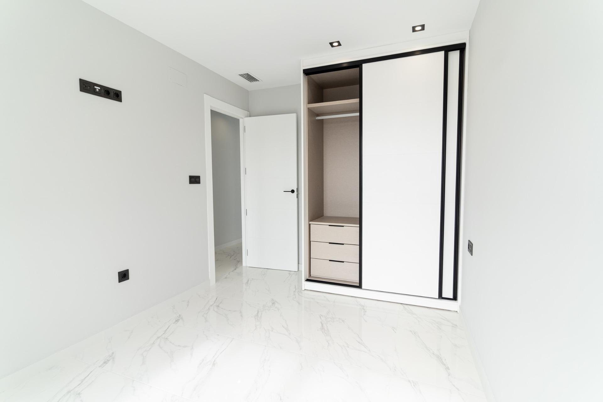 Villa in Punta Prima, Alicante, Spanien 4 Schlafzimmer, 121 m2 Nr. 135180