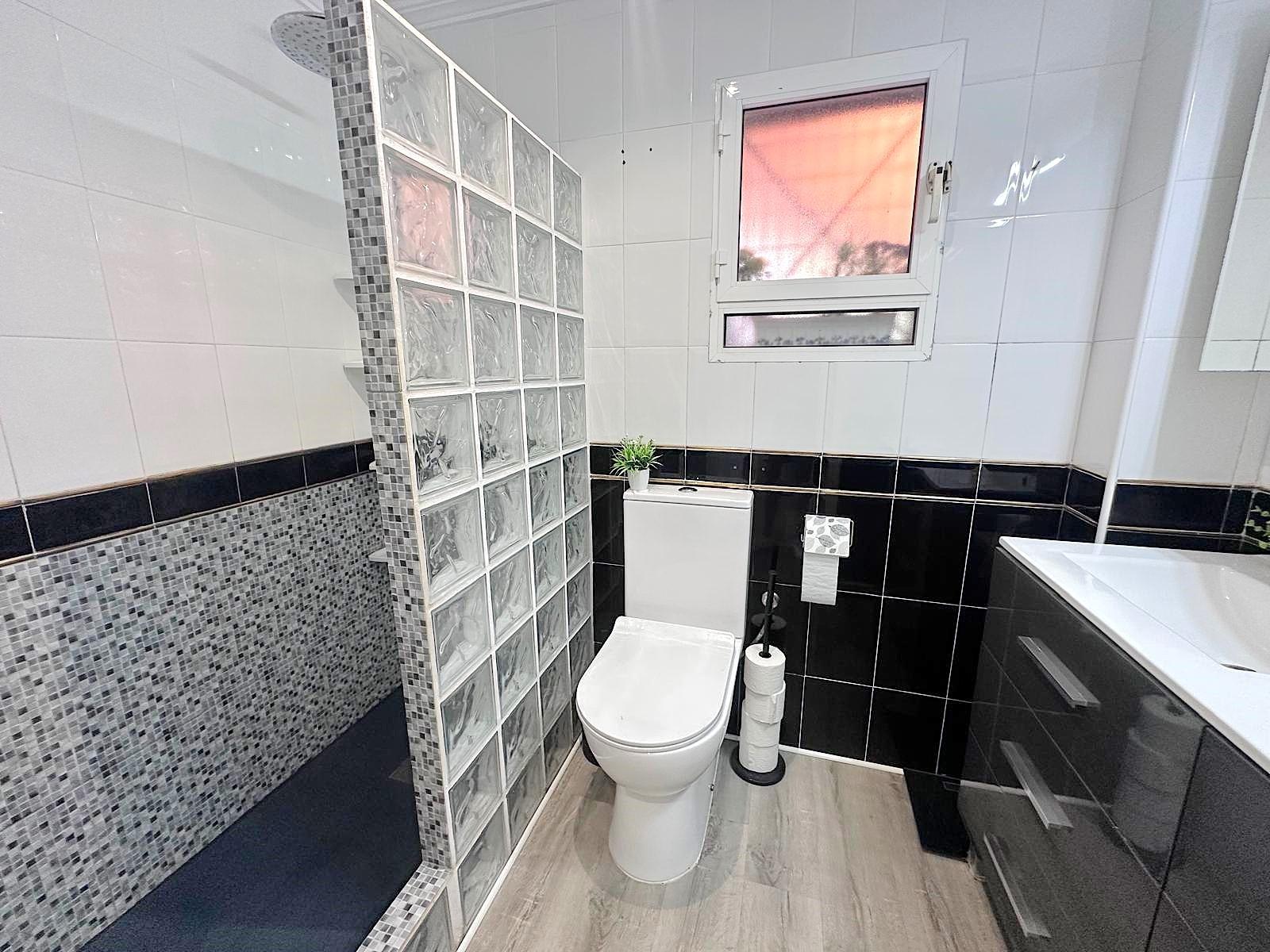 Сasa en Guardamar del Segura, Alicante, España 1 dormitorio, 63 m2 No. 193001