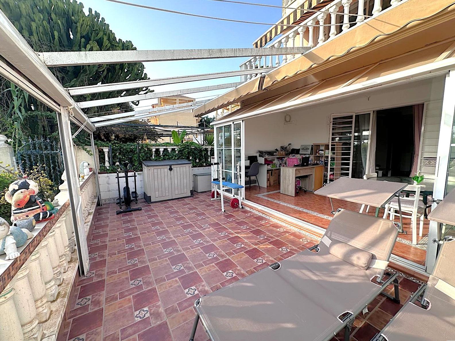 Сasa en Guardamar del Segura, Alicante, España 1 dormitorio, 63 m2 No. 193001