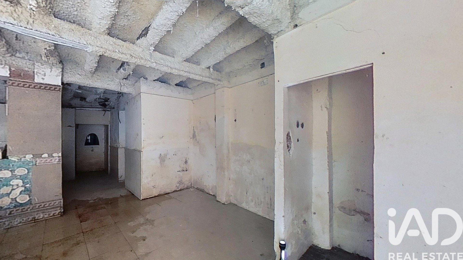 Liikekiinteistö Reus, Tarragona, Espanja 5 makuuhuonetta, 105 m2 No. 184694