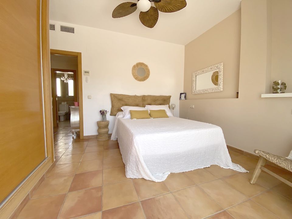 Bungalow in Calpe, Alicante, Spain 3 bedrooms, 290 sq.m. No. 187460