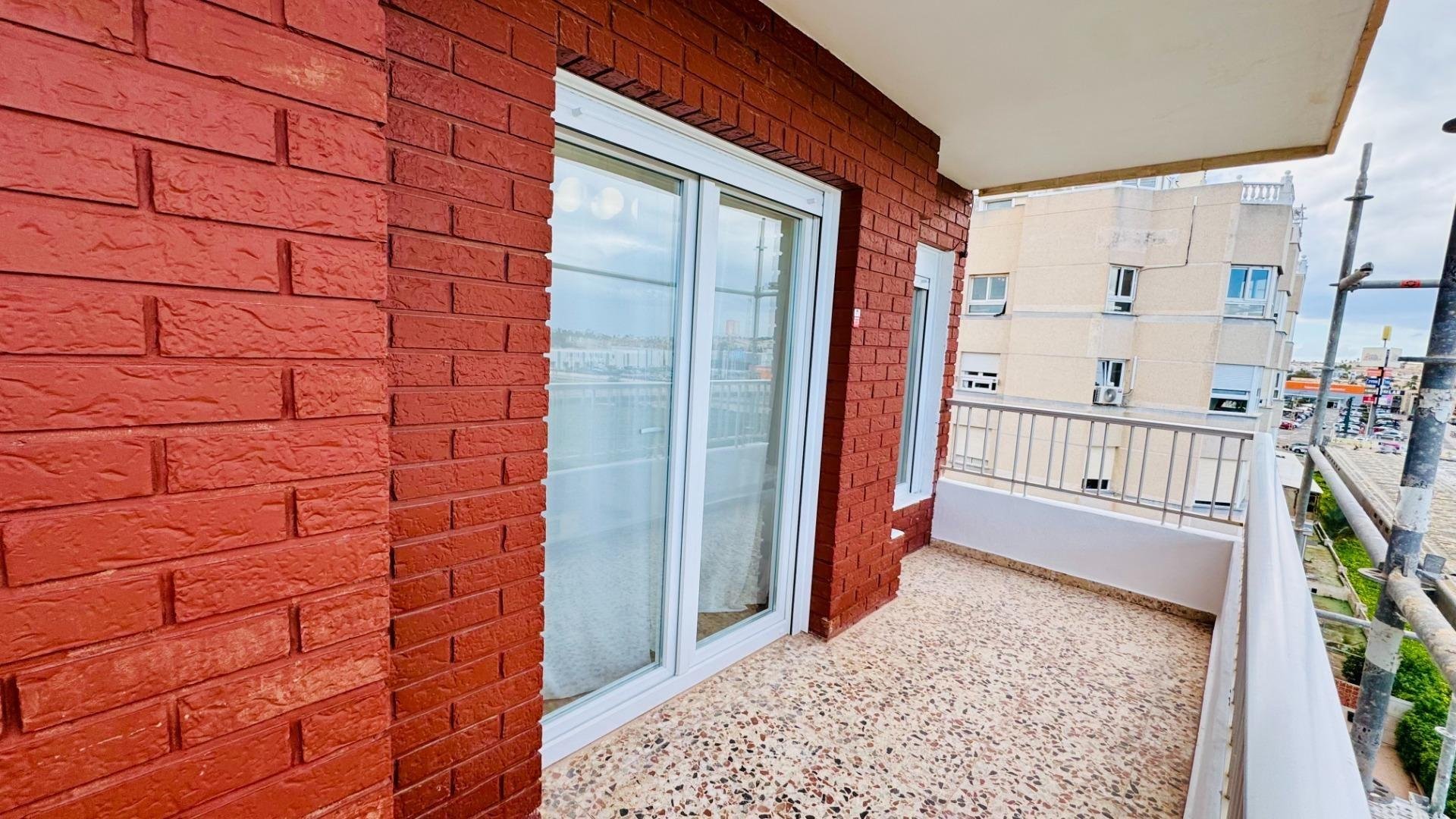 Attico a Punta Prima, Alicante, Spagna 2 camere da letto, 70 mq. N° 179423