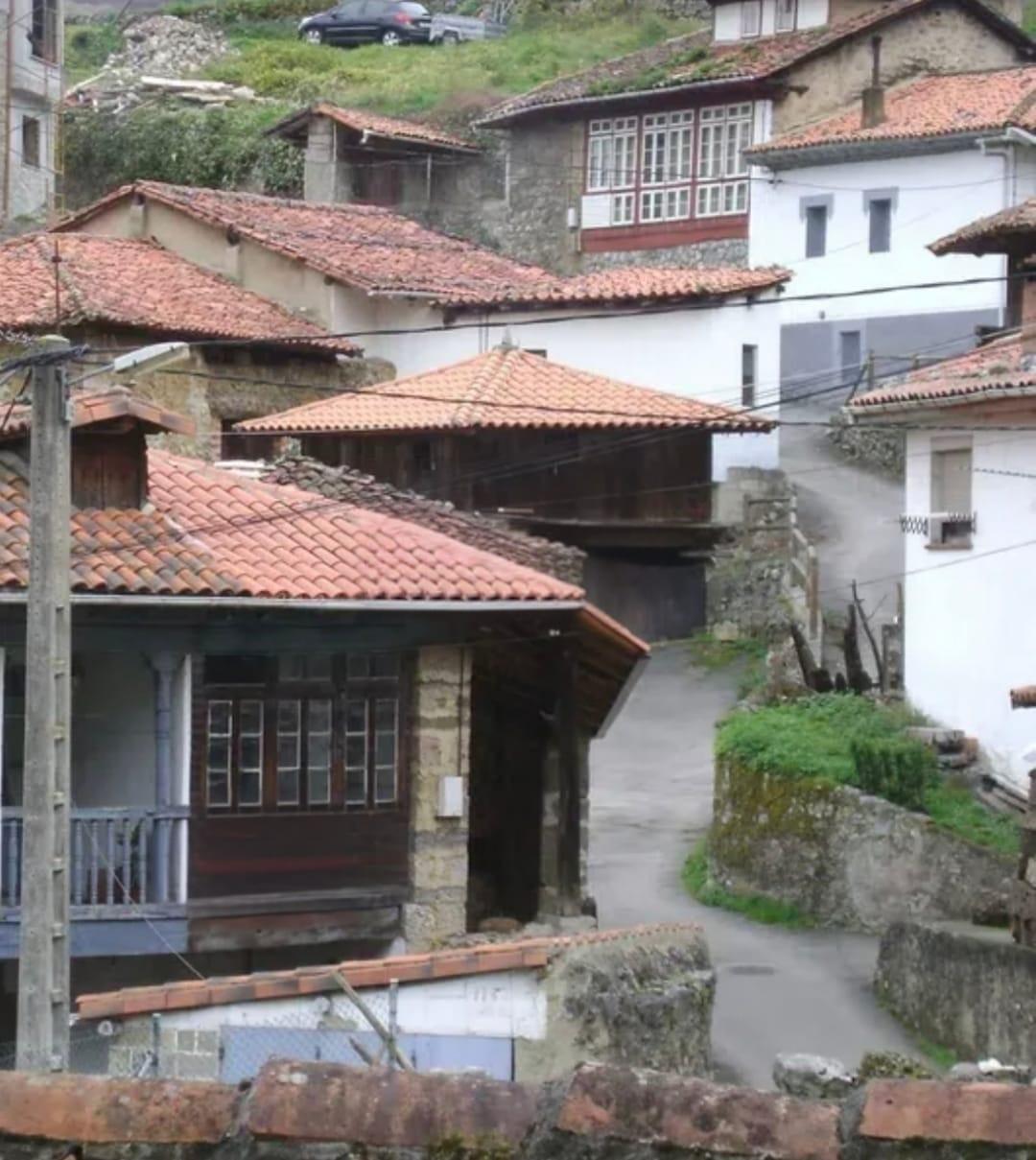 Villa in Oviedo, Asturias, Spain 71 sq.m. No. 182958