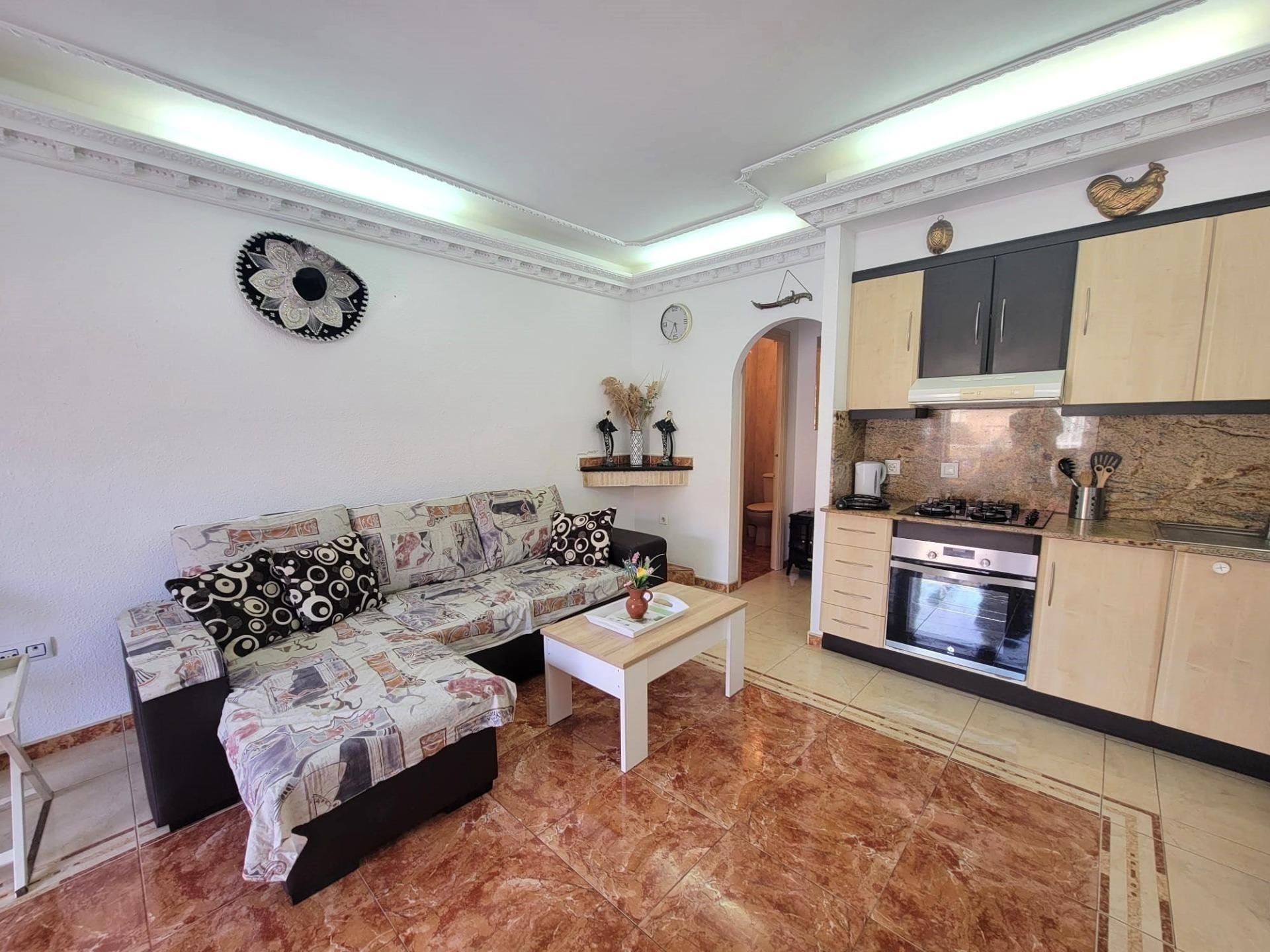 Сasa en Torrevieja, Alicante, España 1 dormitorio, 60 m2 No. 182956
