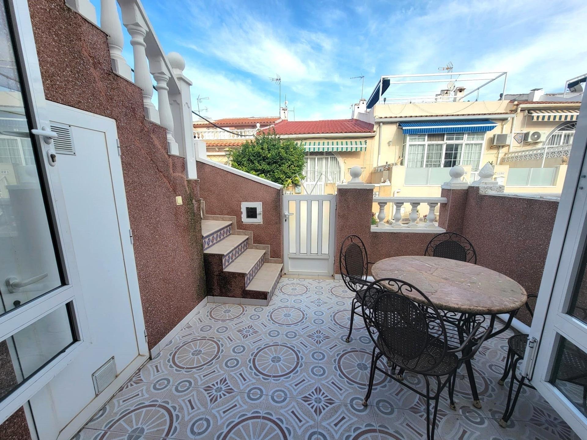 Сasa en Torrevieja, Alicante, España 1 dormitorio, 60 m2 No. 182956