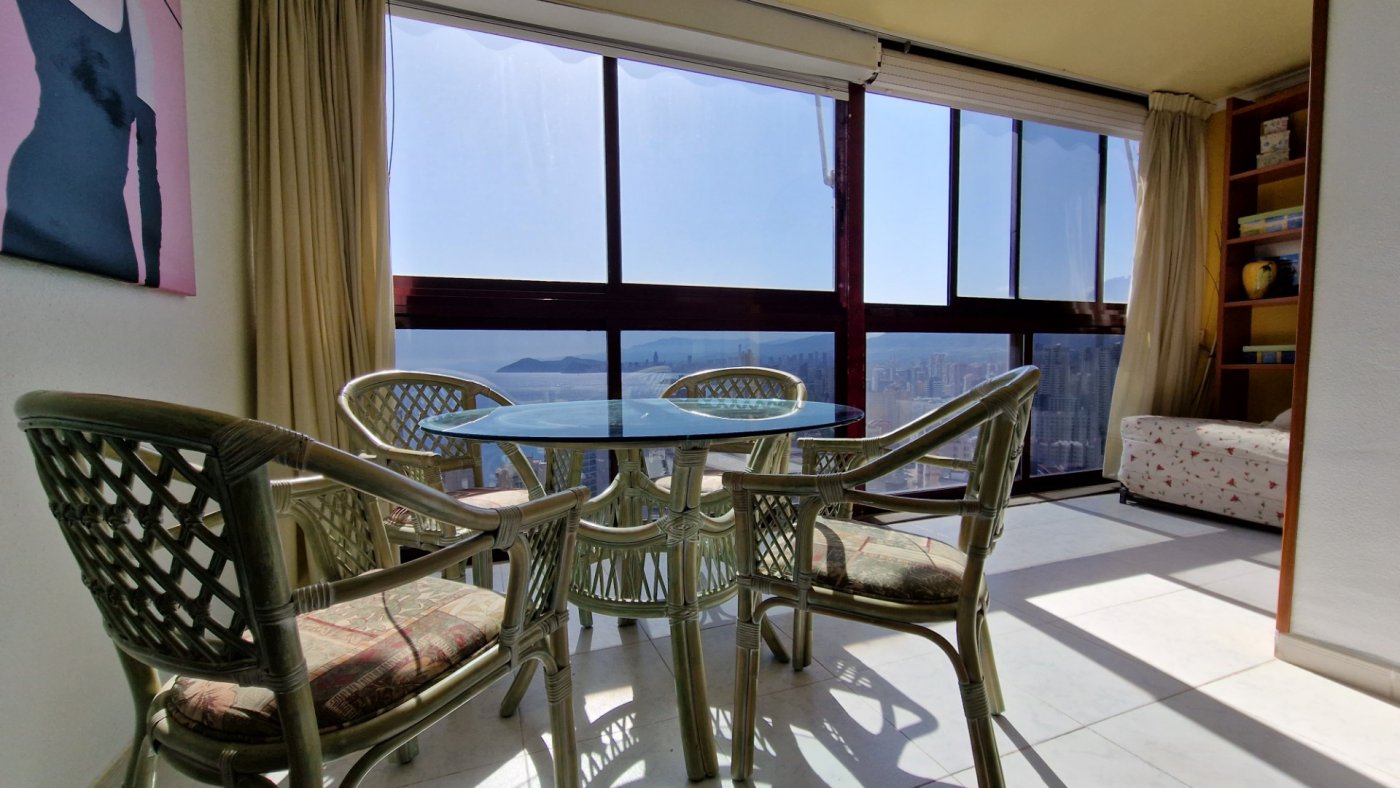 Apartamento en Benidorm, Alicante, España 2 dormitorios,  No. 183554