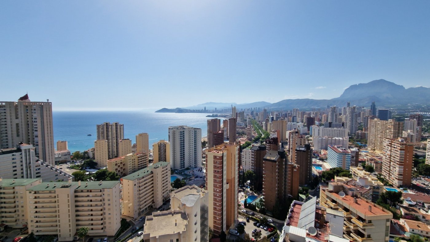 Apartamento en Benidorm, Alicante, España 2 dormitorios,  No. 183554