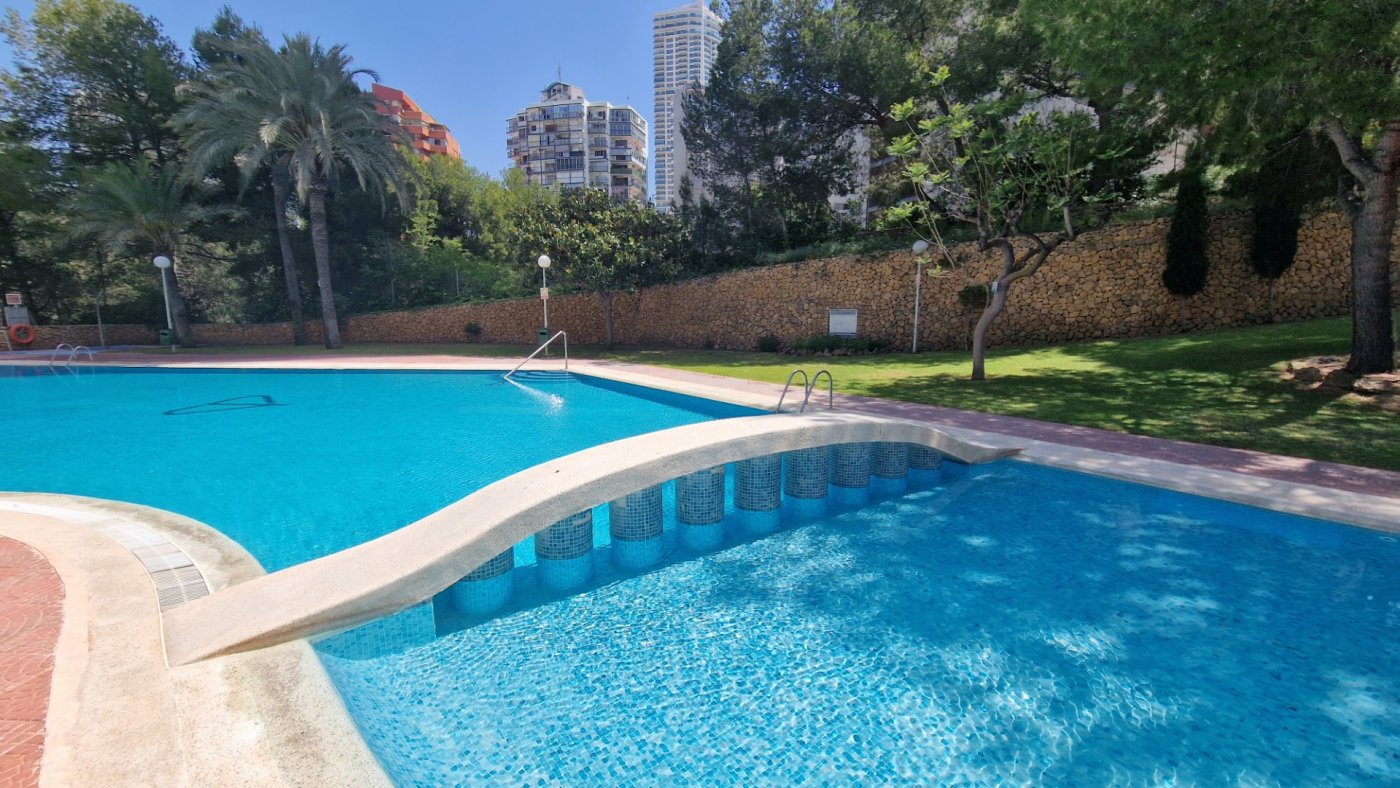 Apartamento en Benidorm, Alicante, España 2 dormitorios,  No. 183554