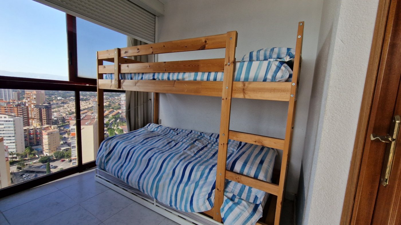 Apartamento en Benidorm, Alicante, España 2 dormitorios,  No. 183554