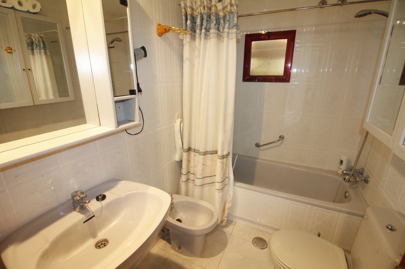 Apartamento en Benidorm, Alicante, España 2 dormitorios,  No. 183554