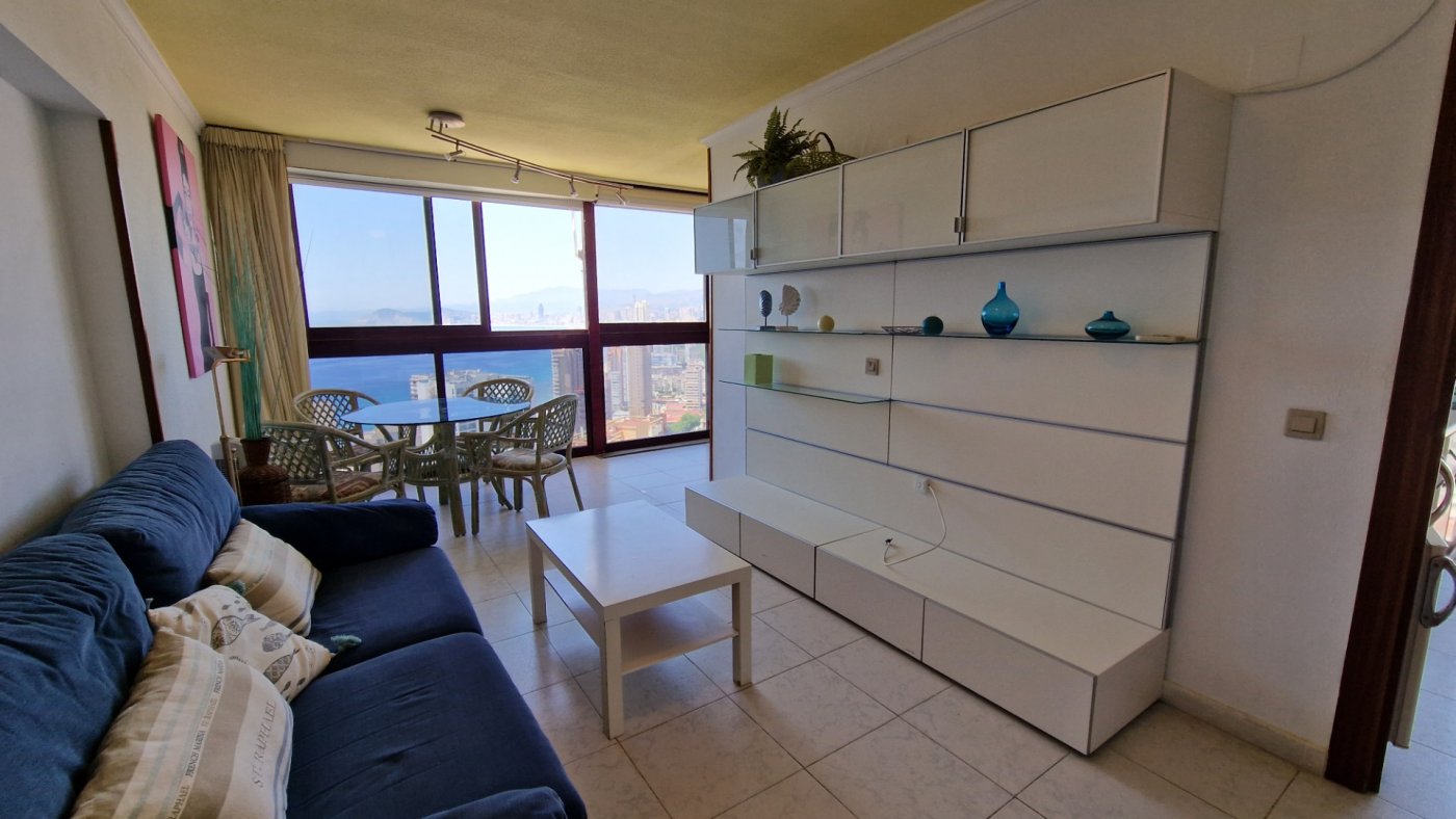 Apartamento en Benidorm, Alicante, España 2 dormitorios,  No. 183554