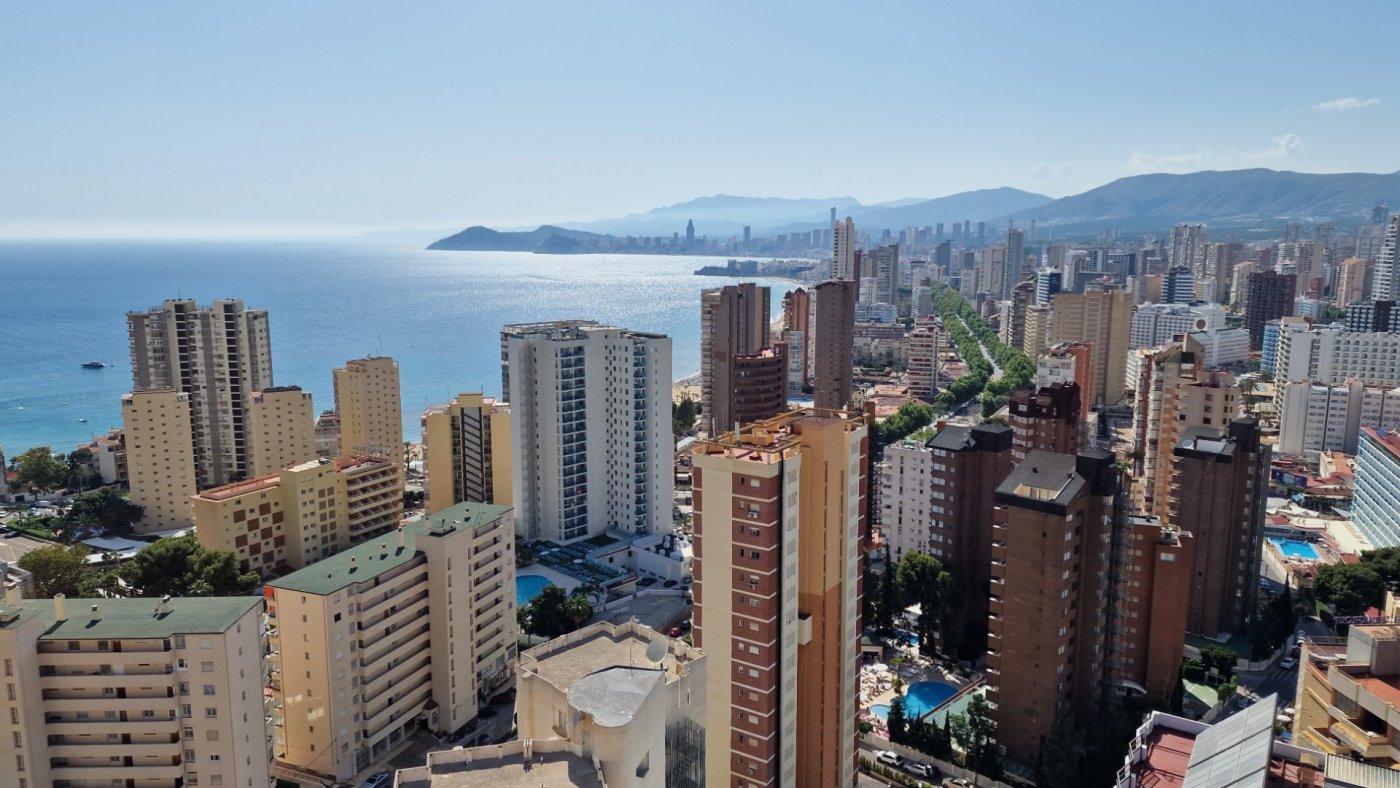 Apartamento en Benidorm, Alicante, España 2 dormitorios,  No. 183554