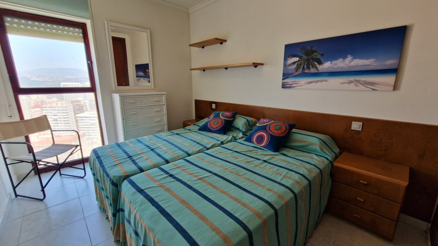 Apartamento en Benidorm, Alicante, España 2 dormitorios,  No. 183554