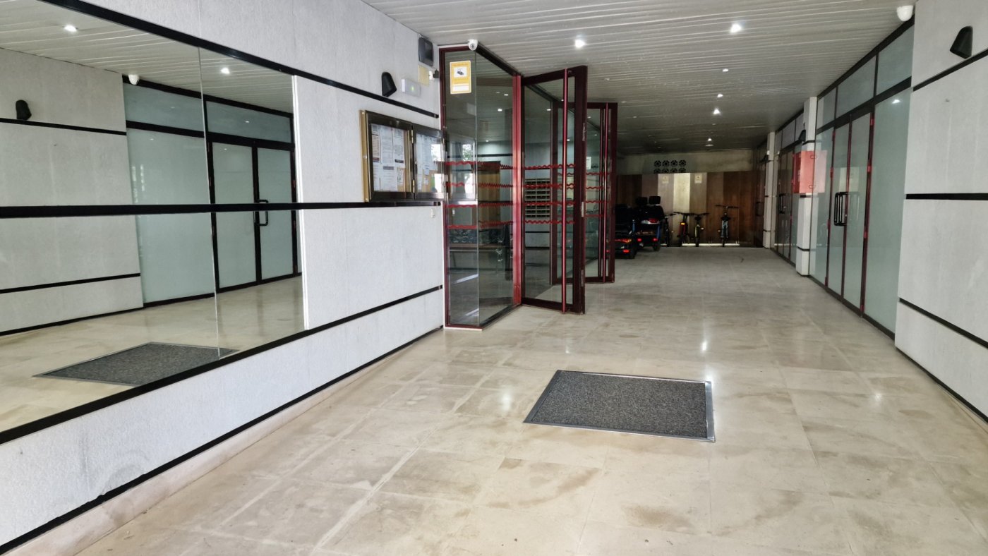 Apartamento en Benidorm, Alicante, España 2 dormitorios,  No. 183554