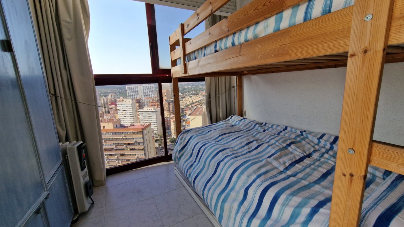 Apartamento en Benidorm, Alicante, España 2 dormitorios,  No. 183554