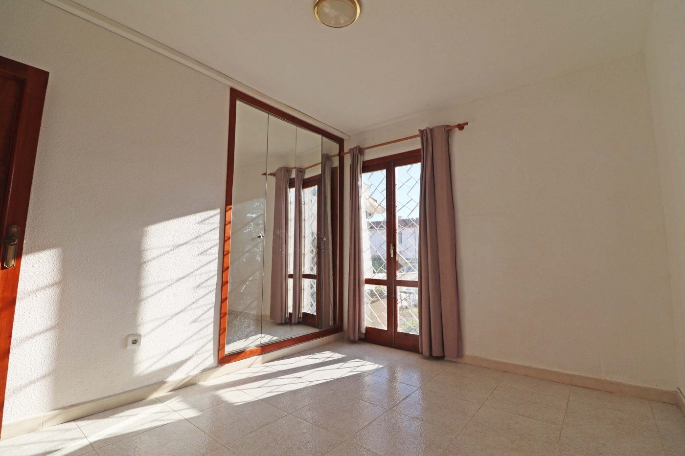Townhouse in La Nucia, Alicante, Spain 2 bedrooms, 253 sq.m. No. 183553