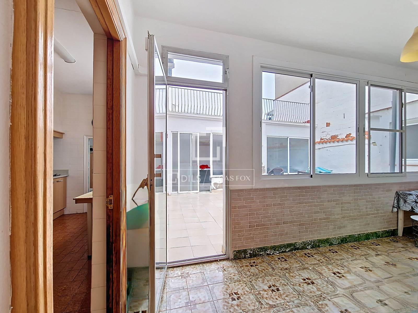 Villa a Vilanova i la Geltru, Barcelona, Spagna 4 camere da letto, 145 mq. N° 161420