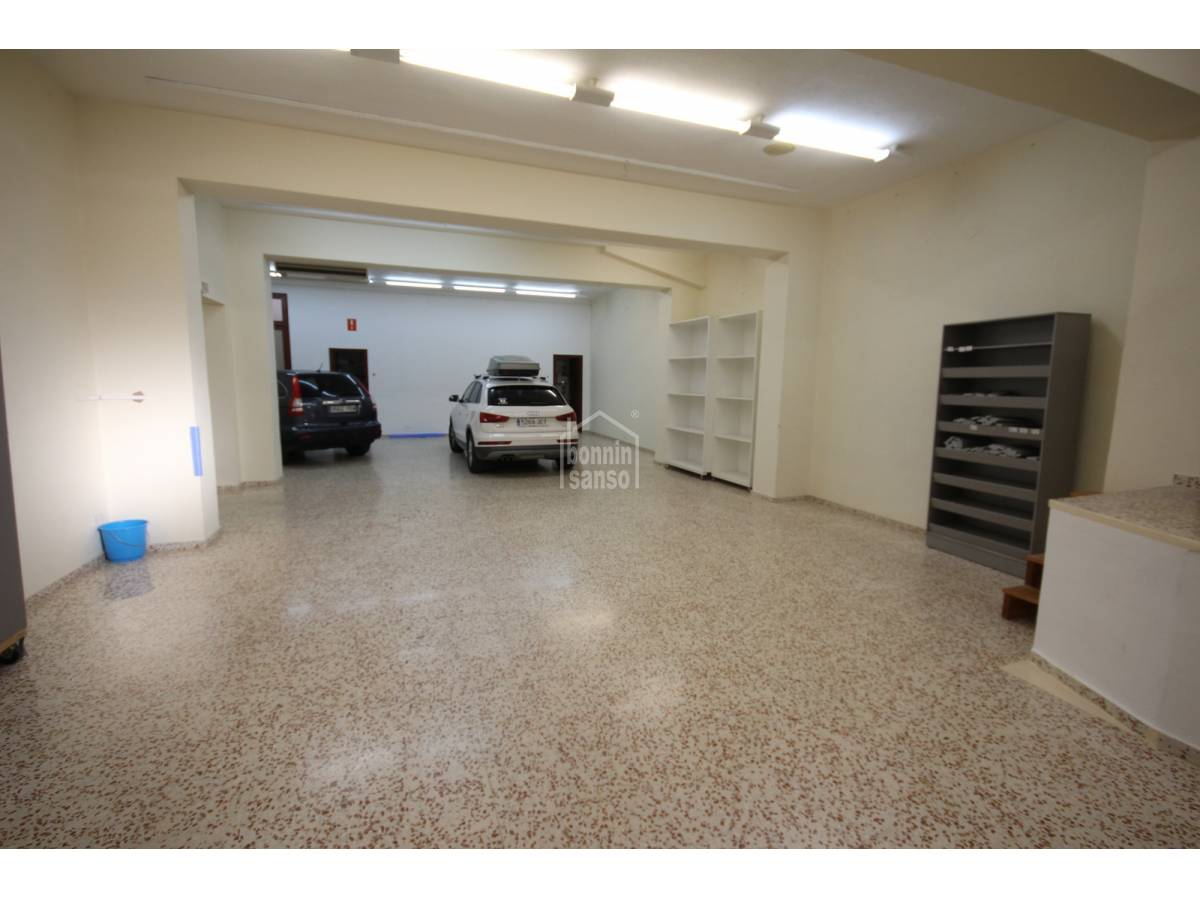 Garāža Alaior, Menorca, Spānijā 377 m2 Nr. 65149