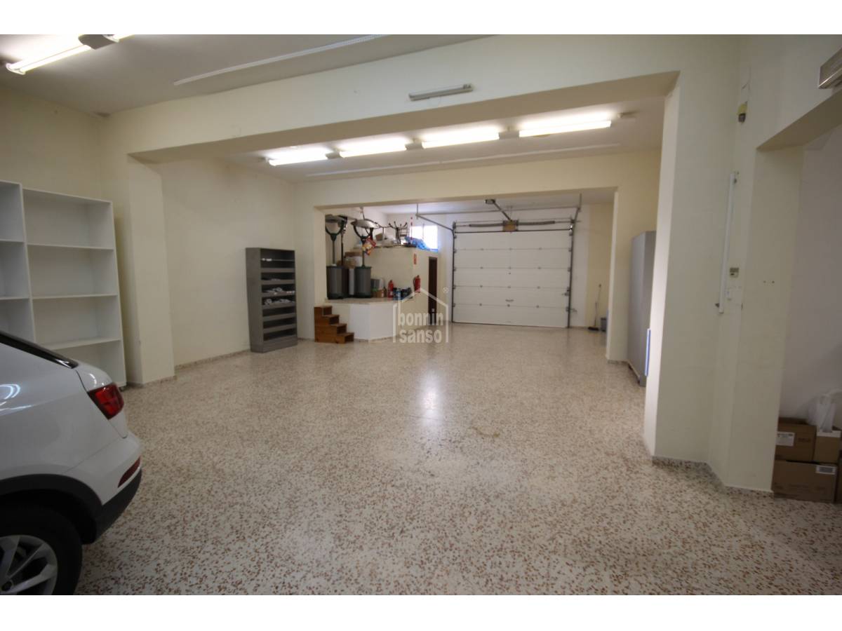 Garāža Alaior, Menorca, Spānijā 377 m2 Nr. 65149