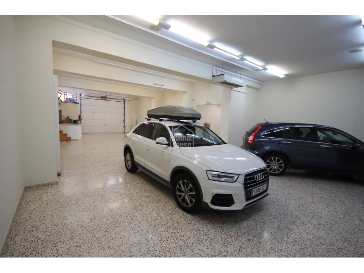 Garāža Alaior, Menorca, Spānijā 377 m2 Nr. 65149