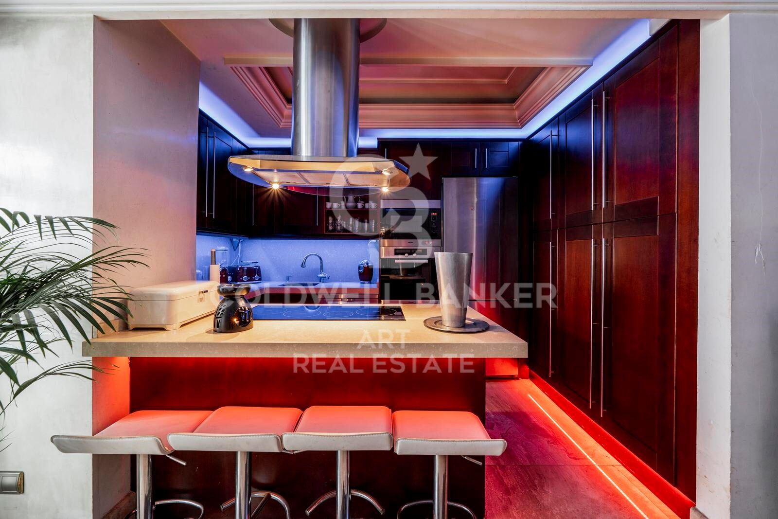 Duplex in Marbella, Malaga, Spain 3 bedrooms, 275 sq.m. No. 157866