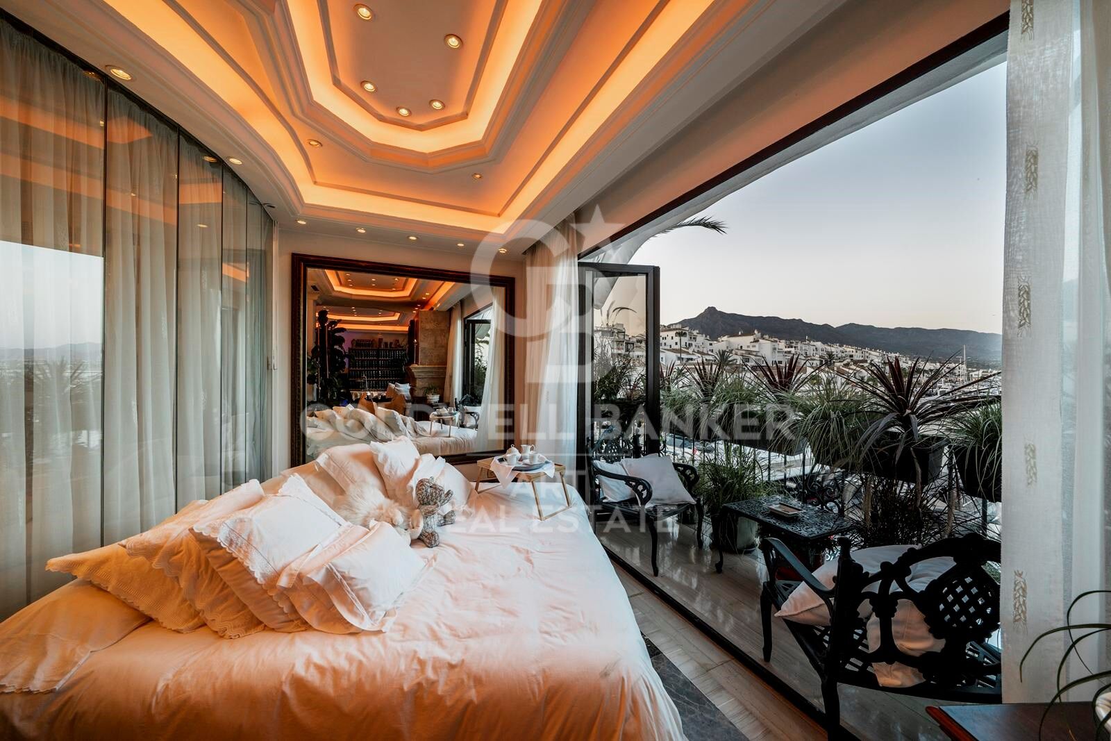 Duplex in Marbella, Malaga, Spain 3 bedrooms, 275 sq.m. No. 157866