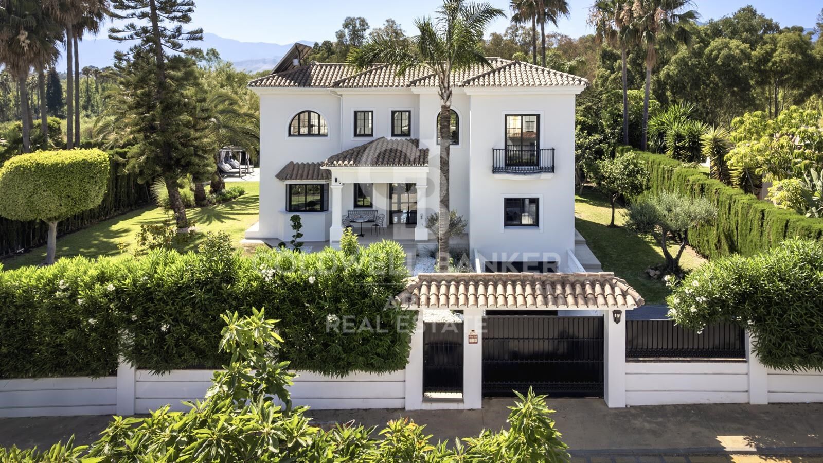 Villa in Estepona, Malaga, Spain 5 bedrooms, 365 sq.m. No. 157865