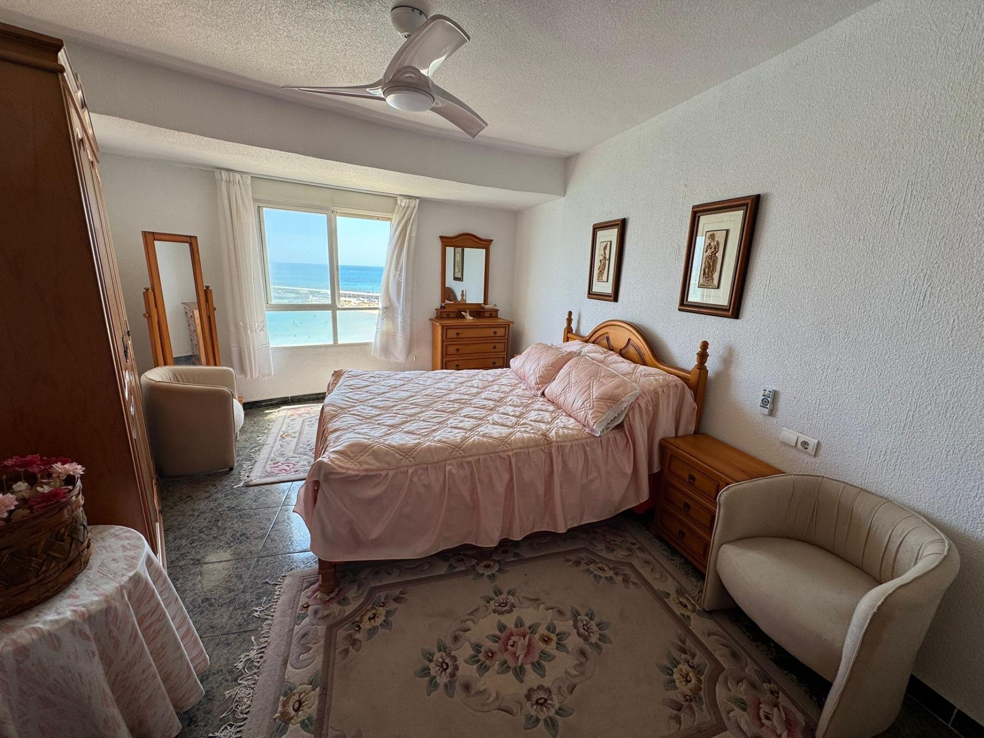 Appartamento a Torrevieja, Alicante, Spagna 3 camere da letto, 89 mq. N° 165650