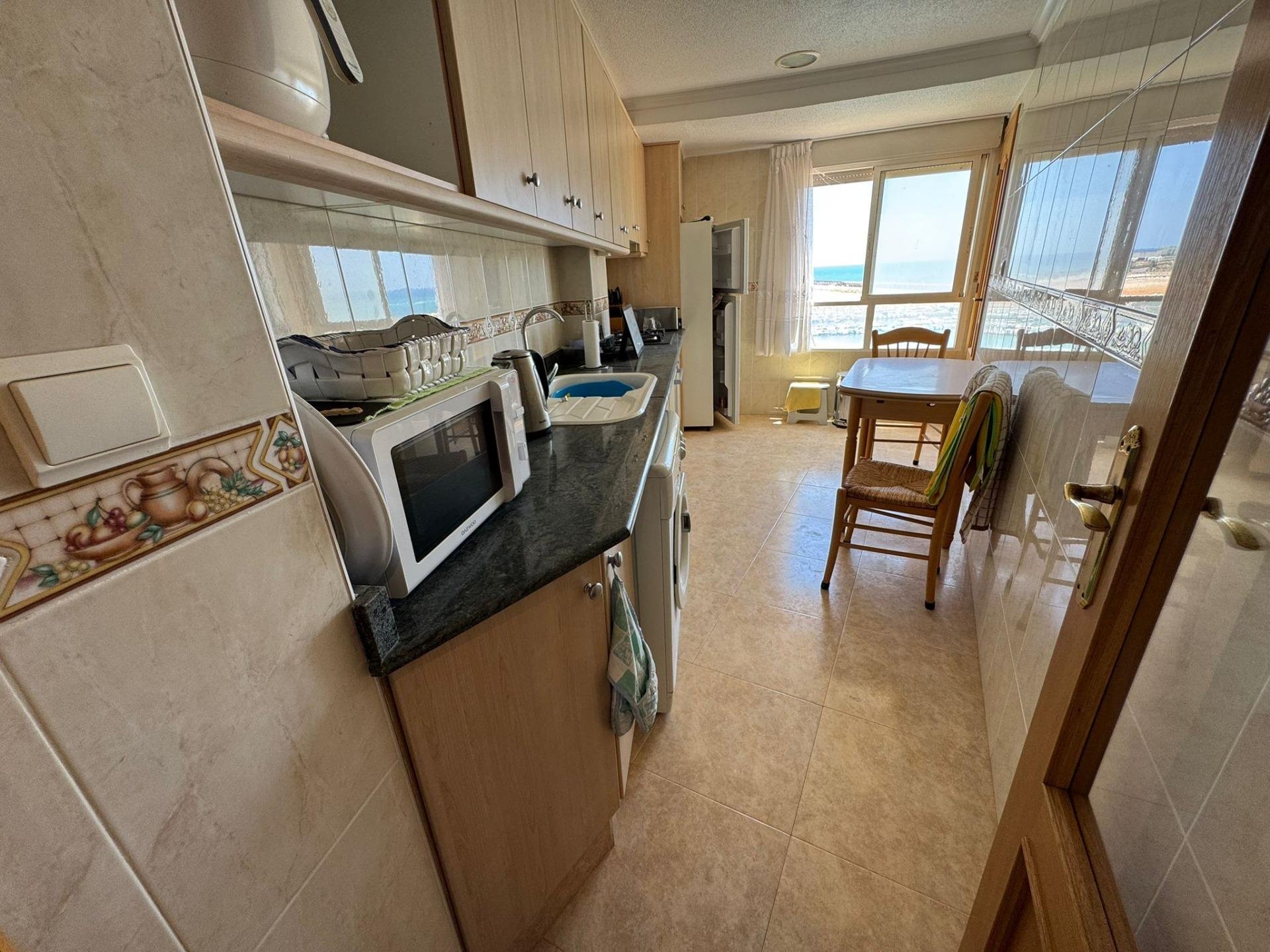 Appartamento a Torrevieja, Alicante, Spagna 3 camere da letto, 89 mq. N° 165650