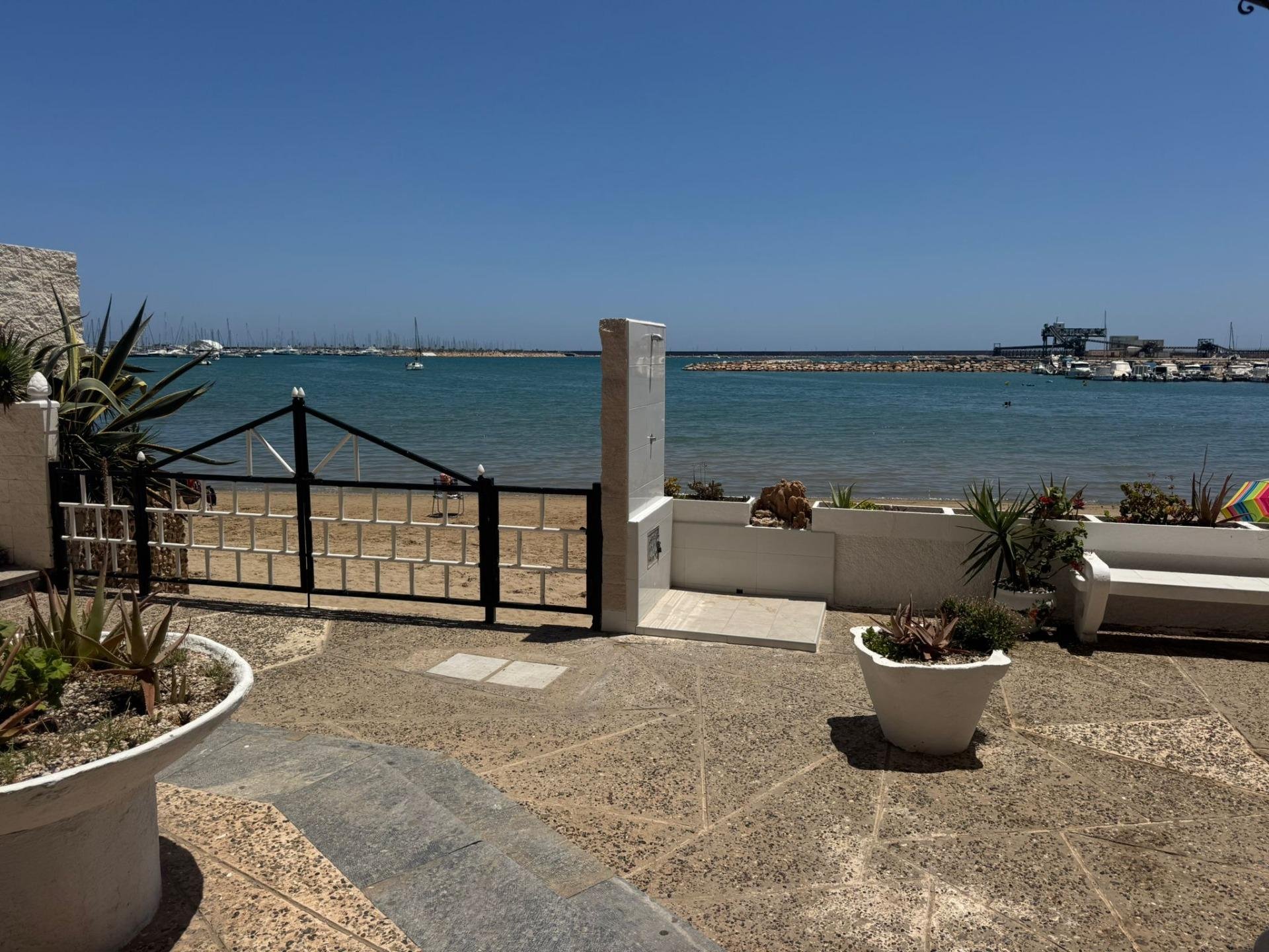 Appartamento a Torrevieja, Alicante, Spagna 3 camere da letto, 89 mq. N° 165650